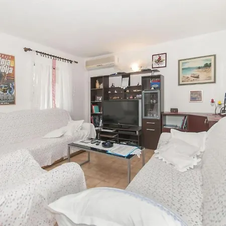 Apartment Maks - 2 Bedroom Rogoznica (Sibenik-Knin)