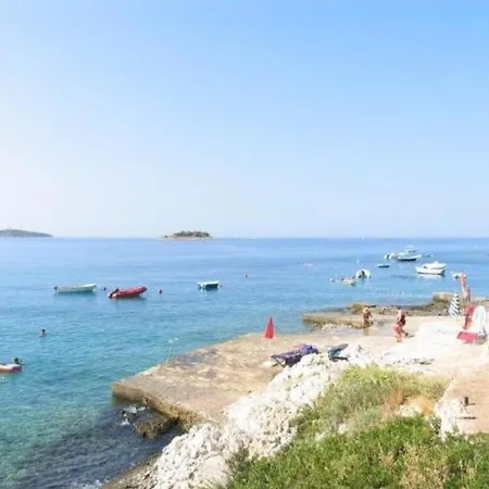 Maks - 2 Bedroom Apartment Rogoznica (Sibenik-Knin)