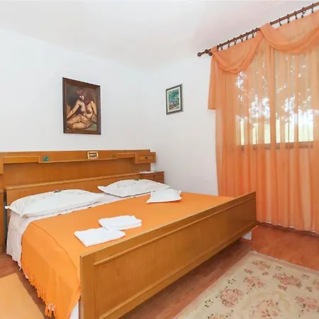 Maks - 2 Bedroom *