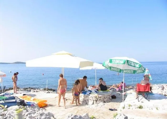 Daire Maks - 2 Bedroom Rogoznica (Sibenik-Knin)